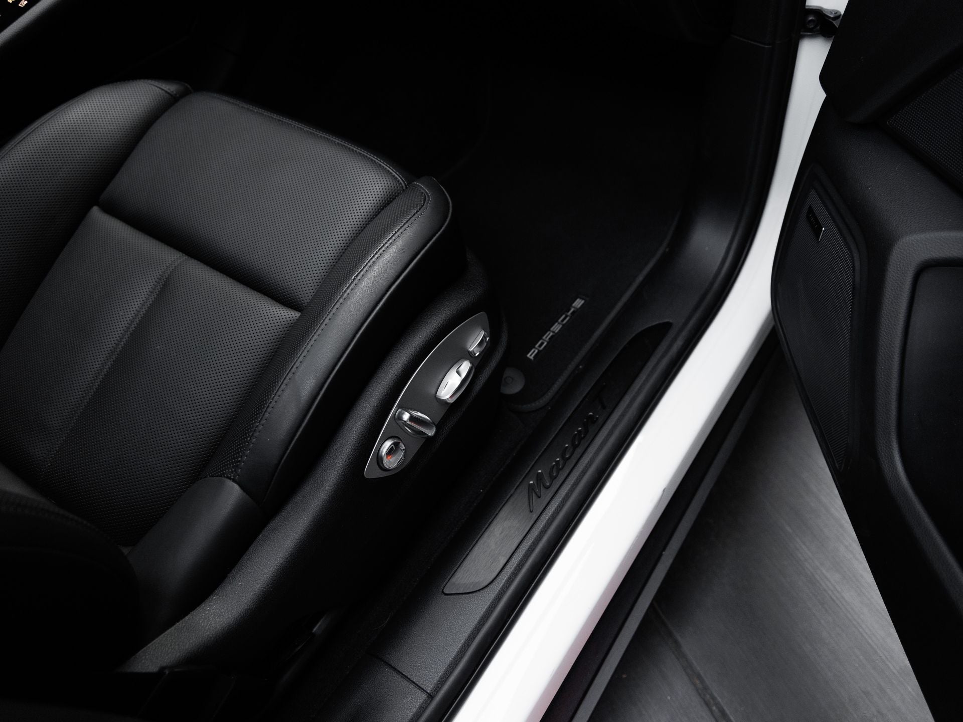 2025 Porsche Macan Macan T