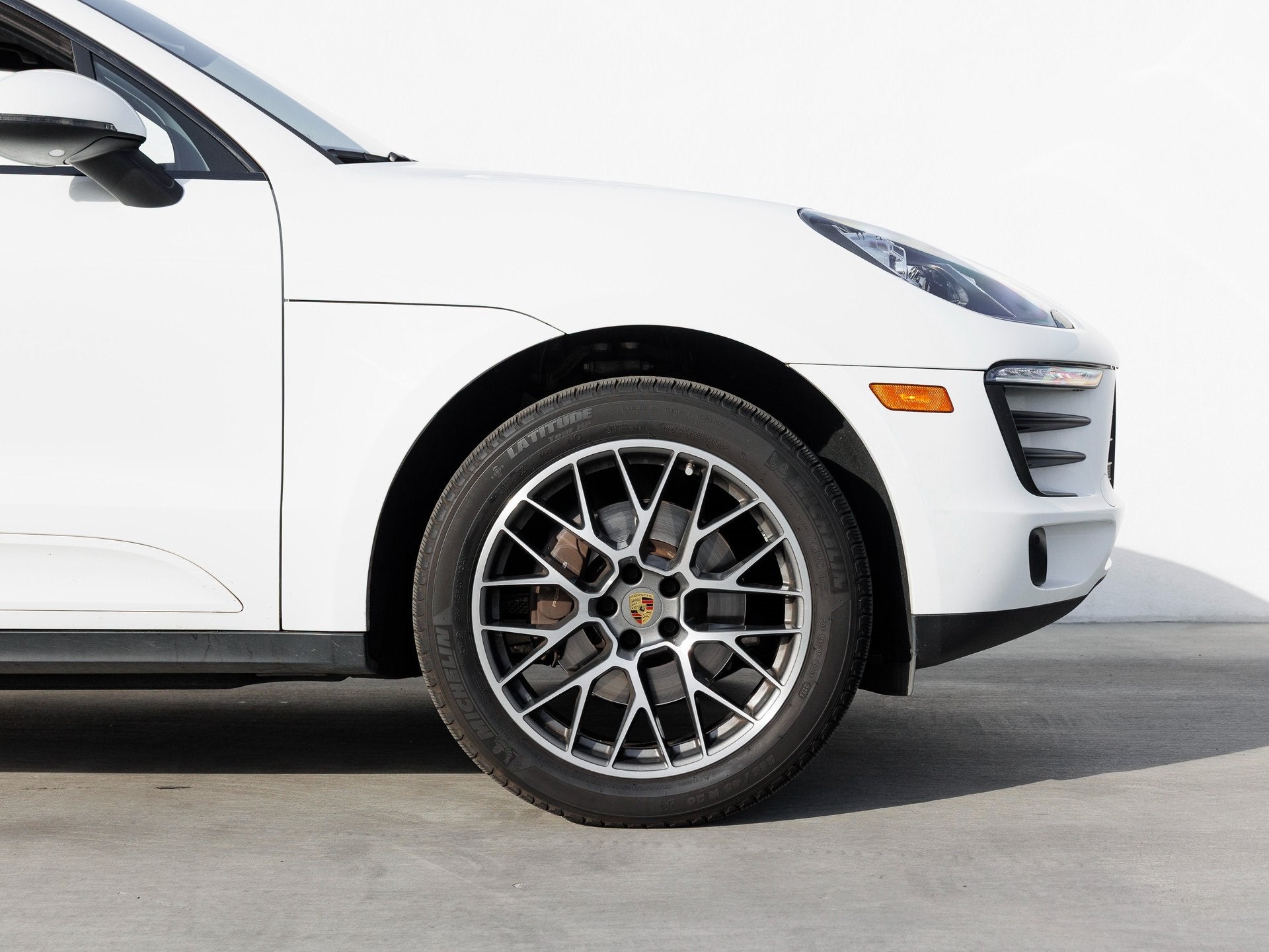 2018 Porsche Macan Macan Sport Edition