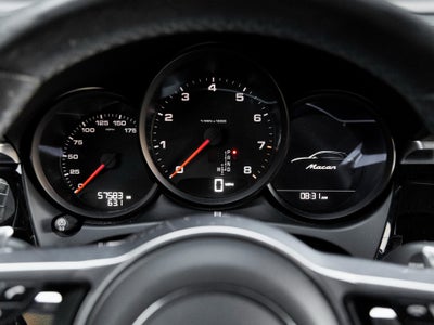 2018 Porsche Macan Macan Sport Edition