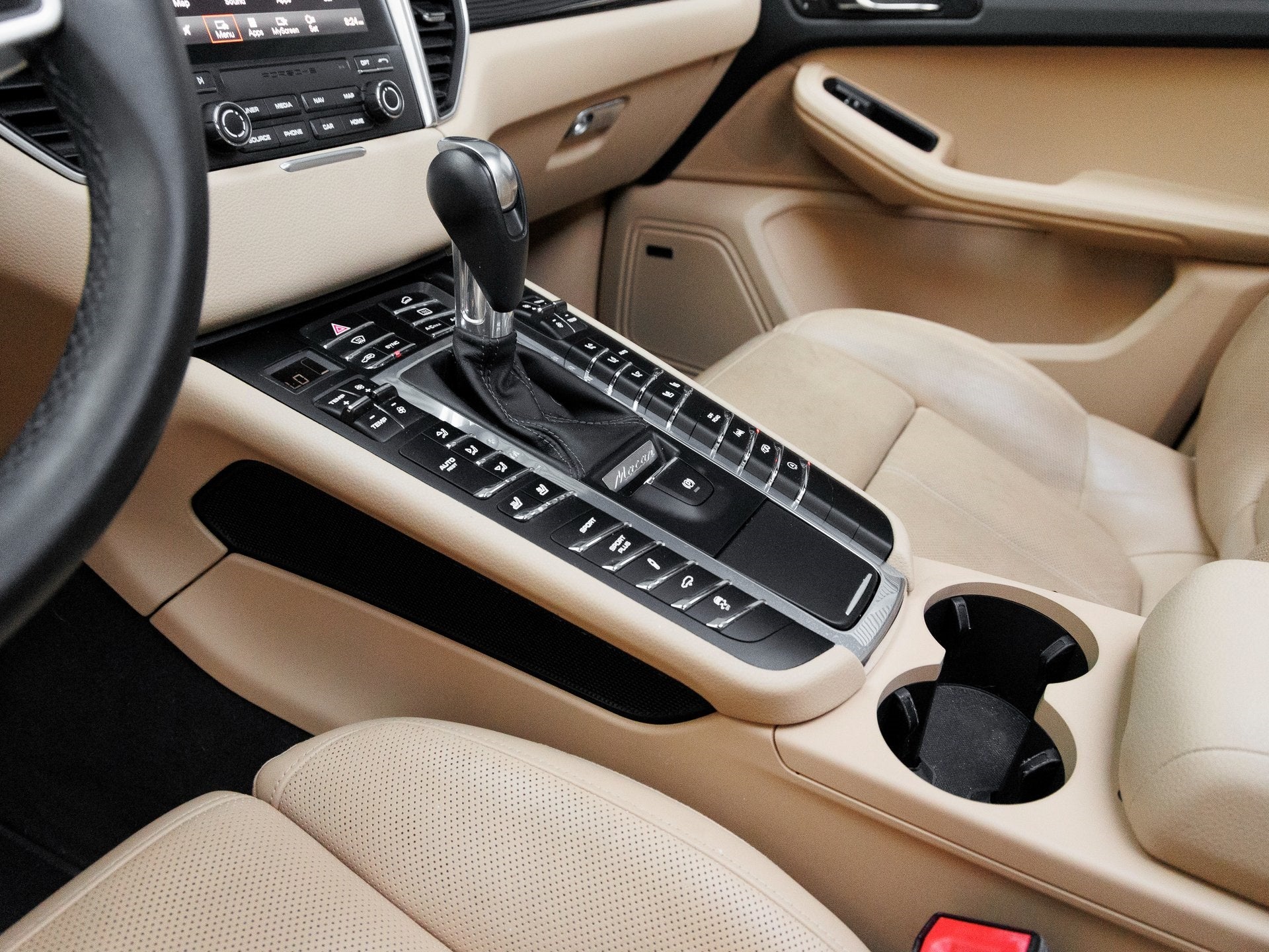 2018 Porsche Macan Macan Sport Edition