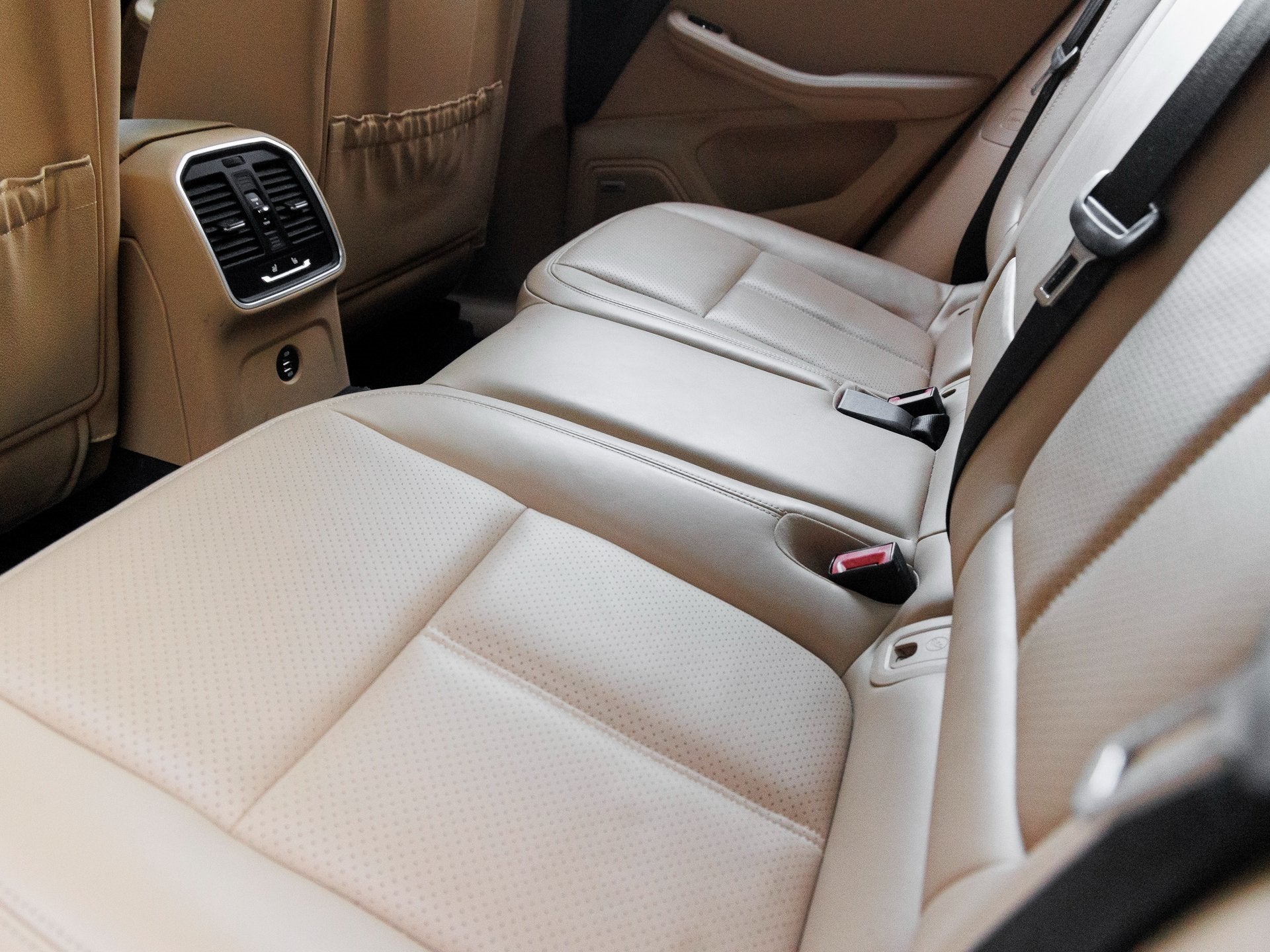 2018 Porsche Macan Macan Sport Edition