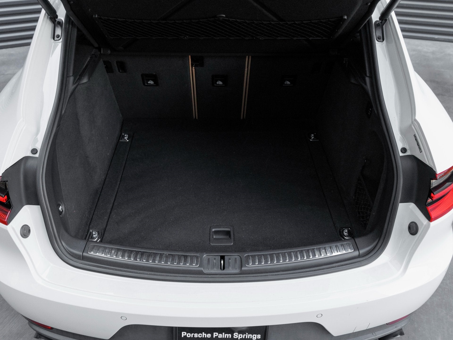 2018 Porsche Macan Macan Sport Edition