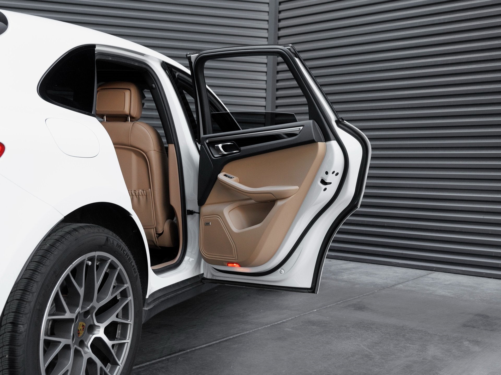 2018 Porsche Macan Macan Sport Edition