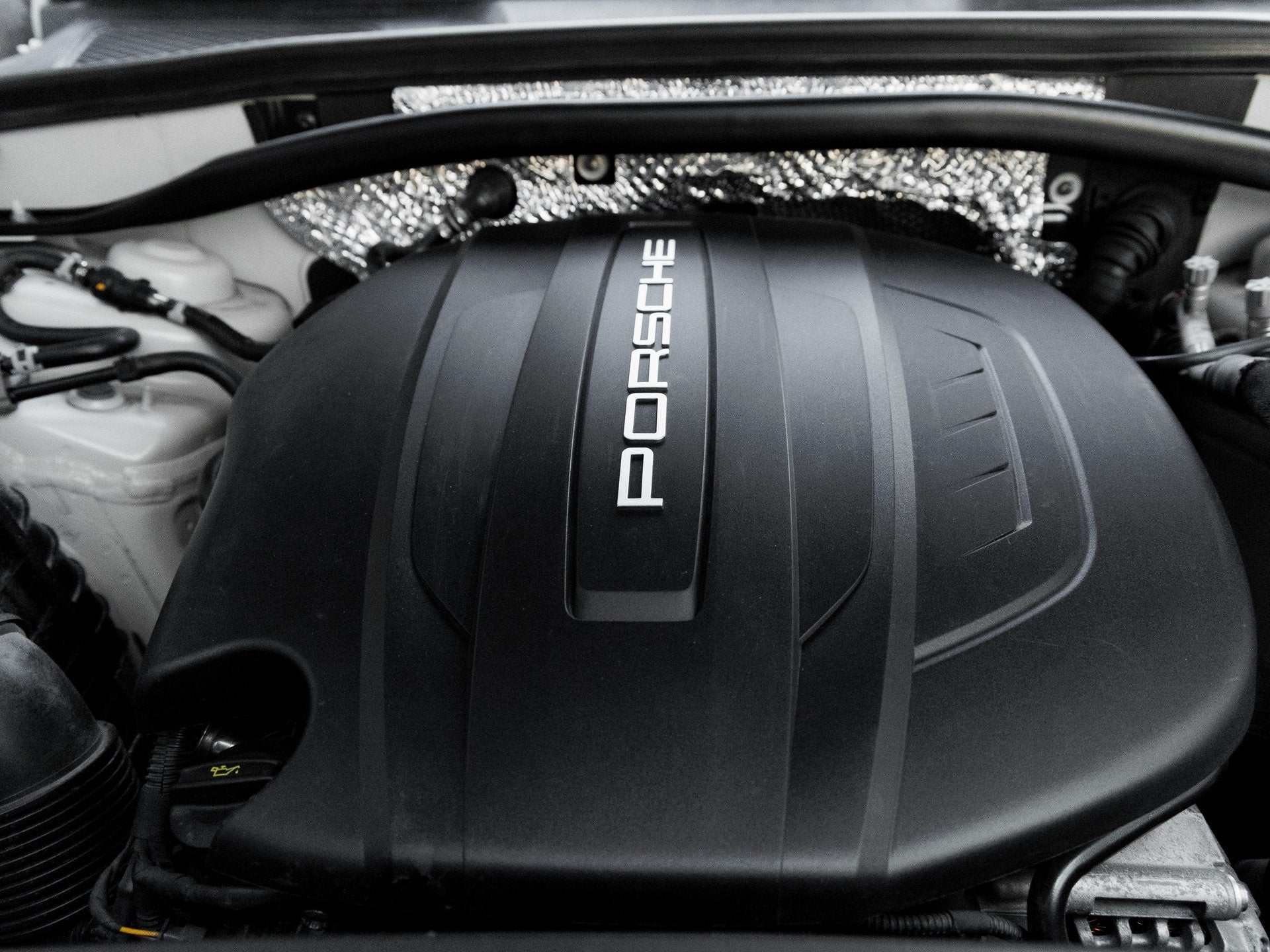 2018 Porsche Macan Macan Sport Edition