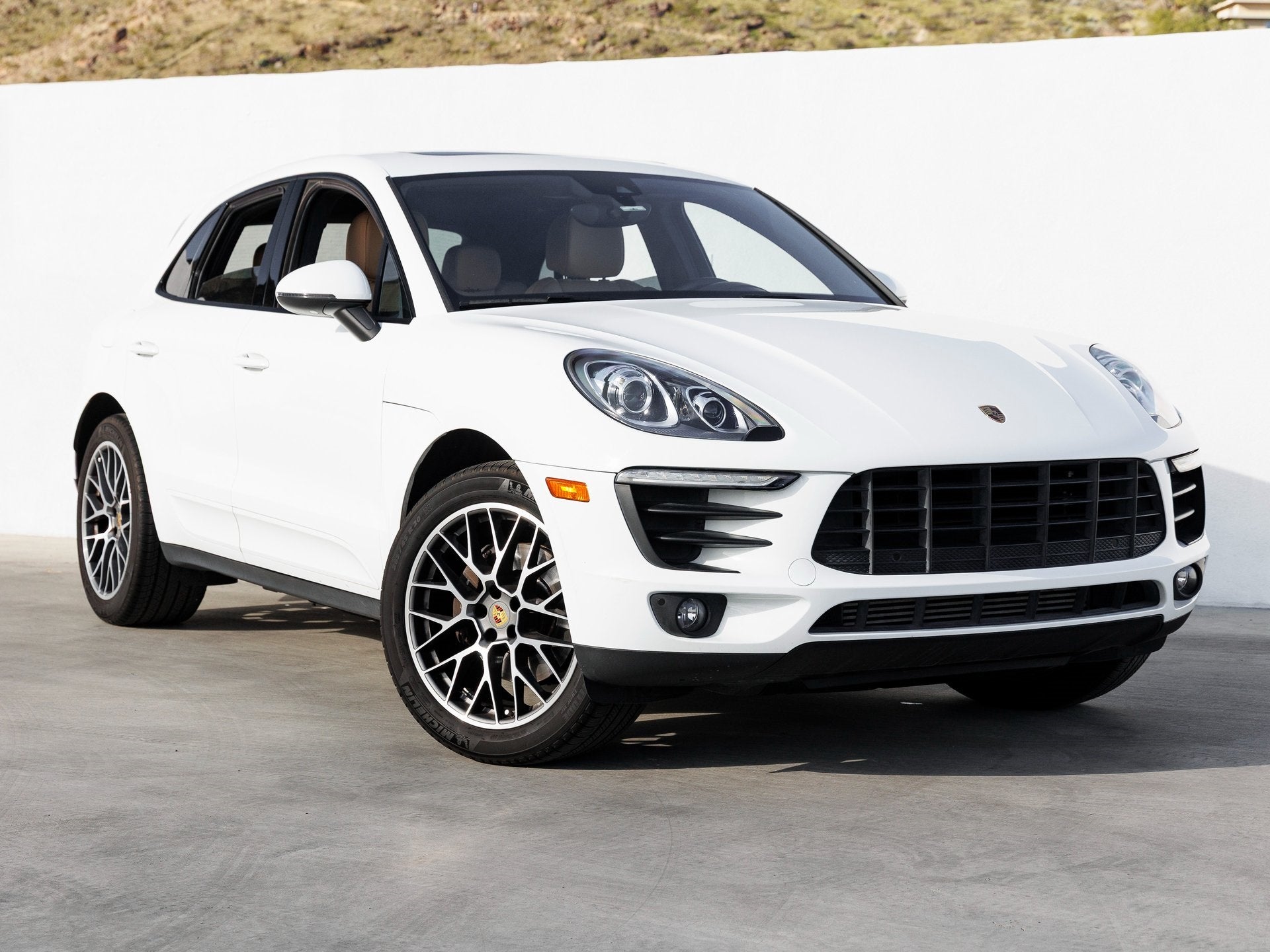 2018 Porsche Macan Macan Sport Edition