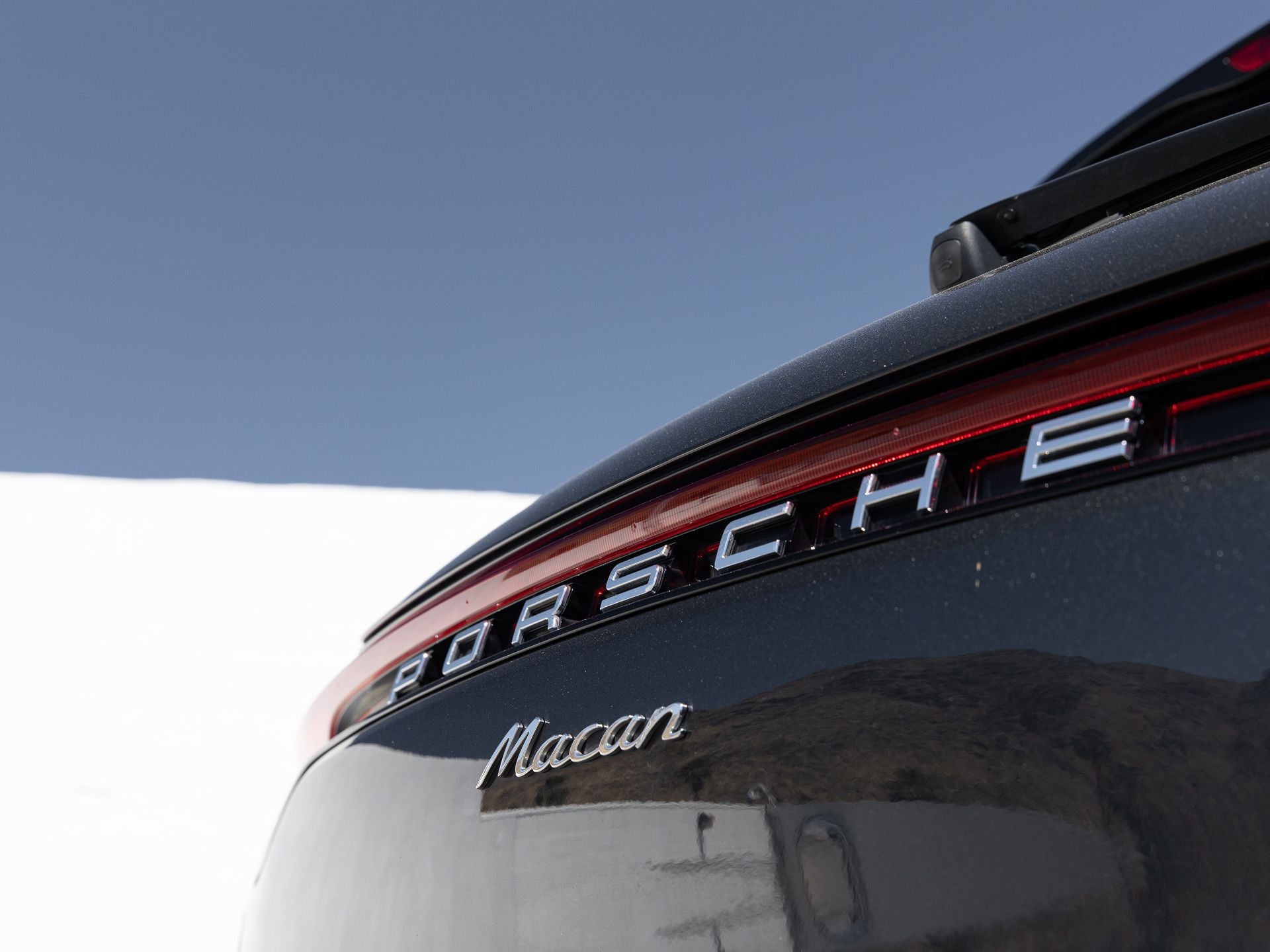 2023 Porsche Macan Base