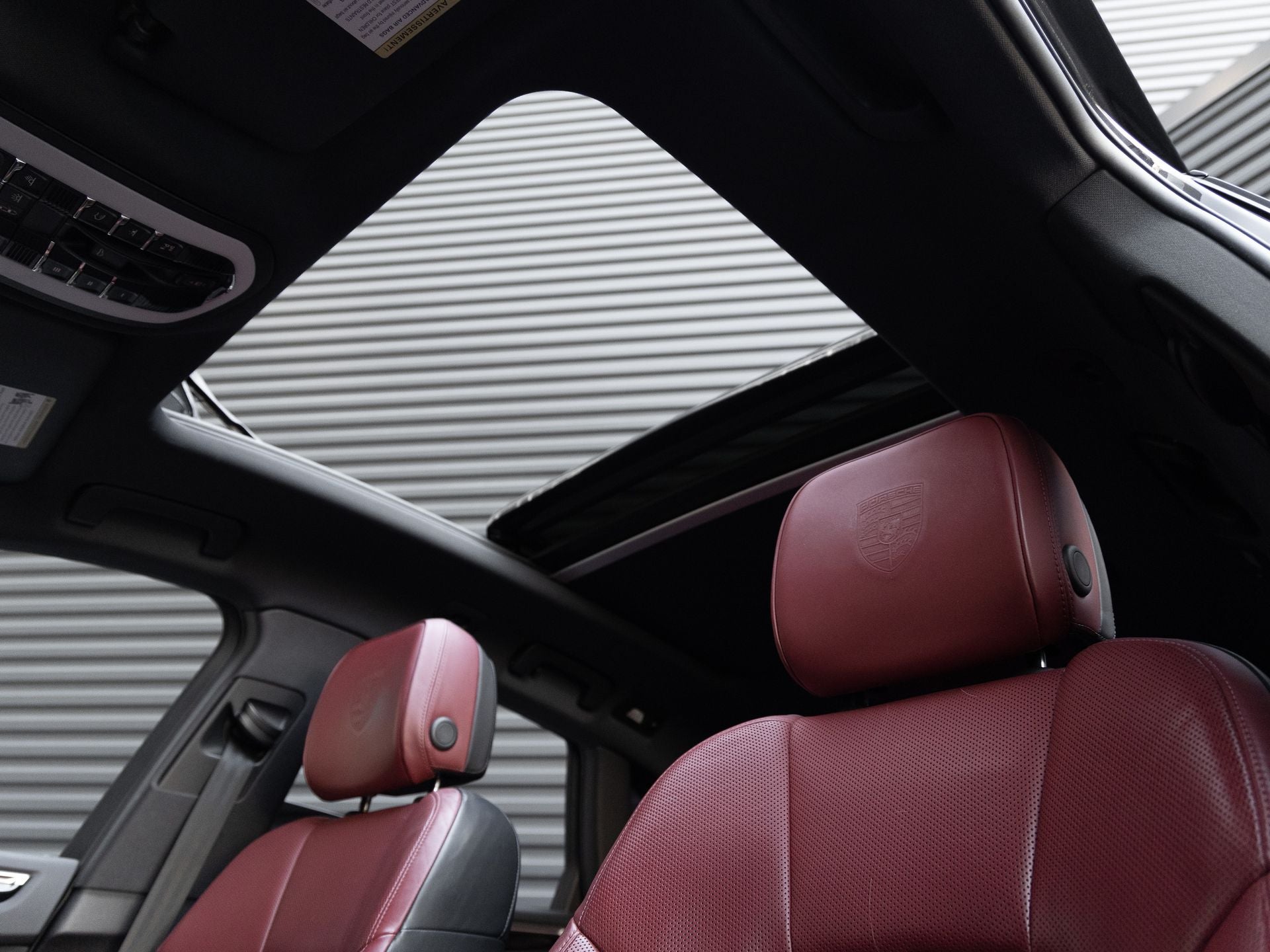 2023 Porsche Macan Base