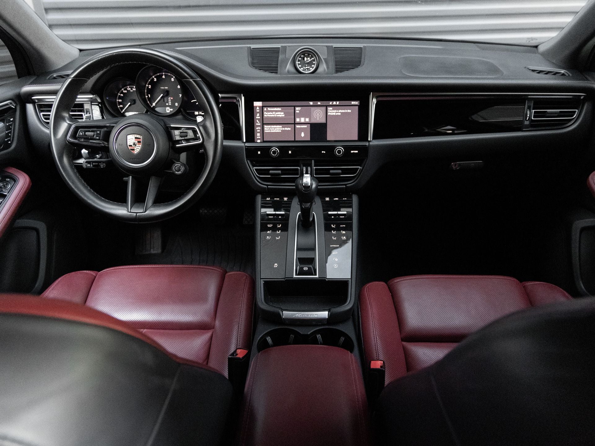 2023 Porsche Macan Base