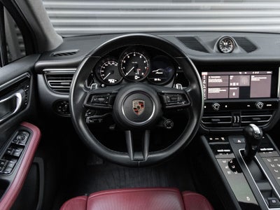 2023 Porsche Macan Base