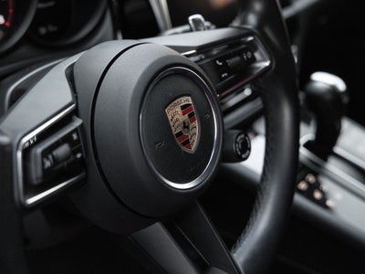 2023 Porsche Macan Base