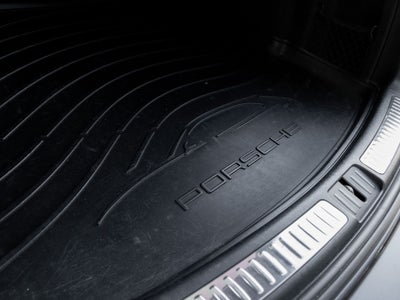 2023 Porsche Macan Base