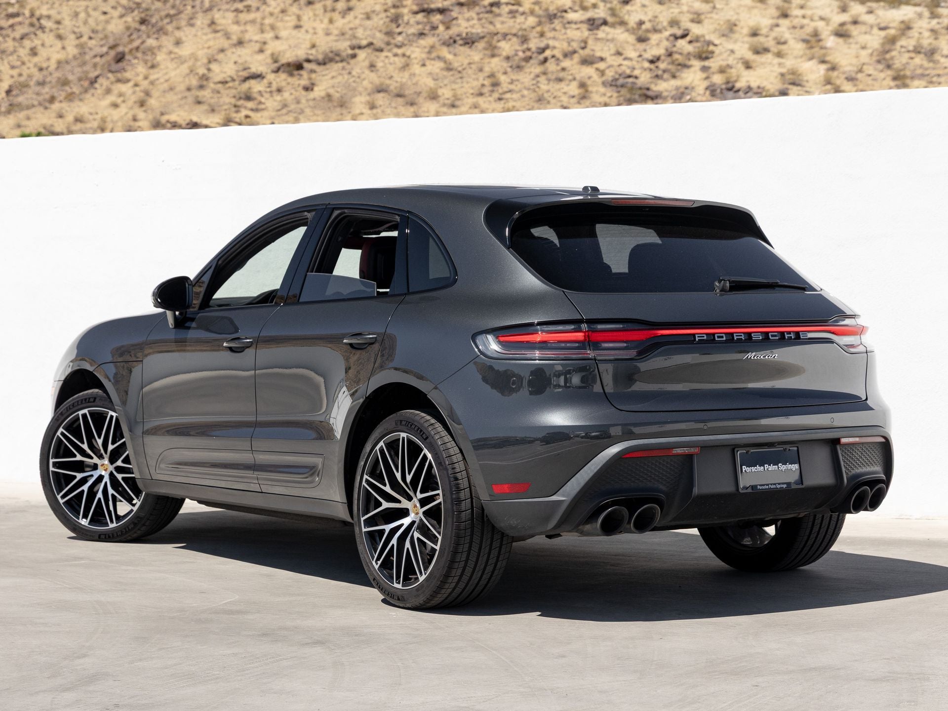 2023 Porsche Macan Base