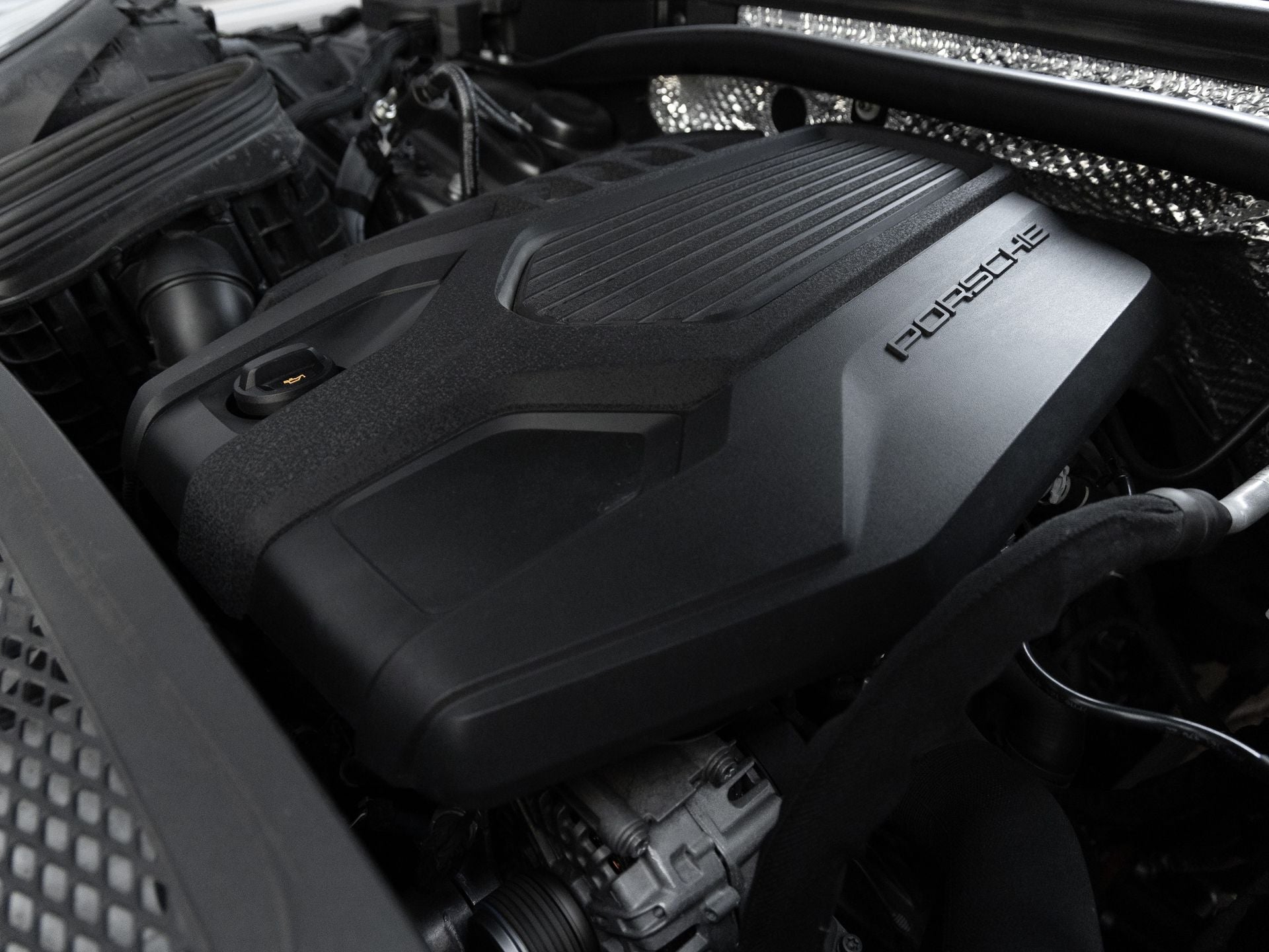 2023 Porsche Macan Base