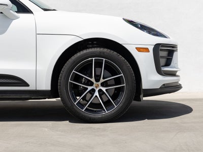 2025 Porsche Macan Base