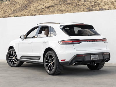 2025 Porsche Macan Base