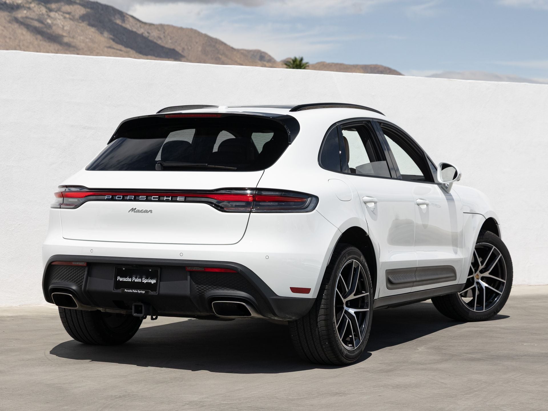 2025 Porsche Macan Base