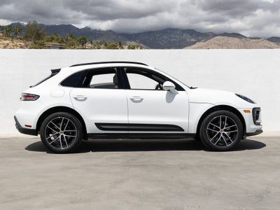 2025 Porsche Macan Base