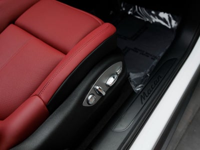 2025 Porsche Macan Macan