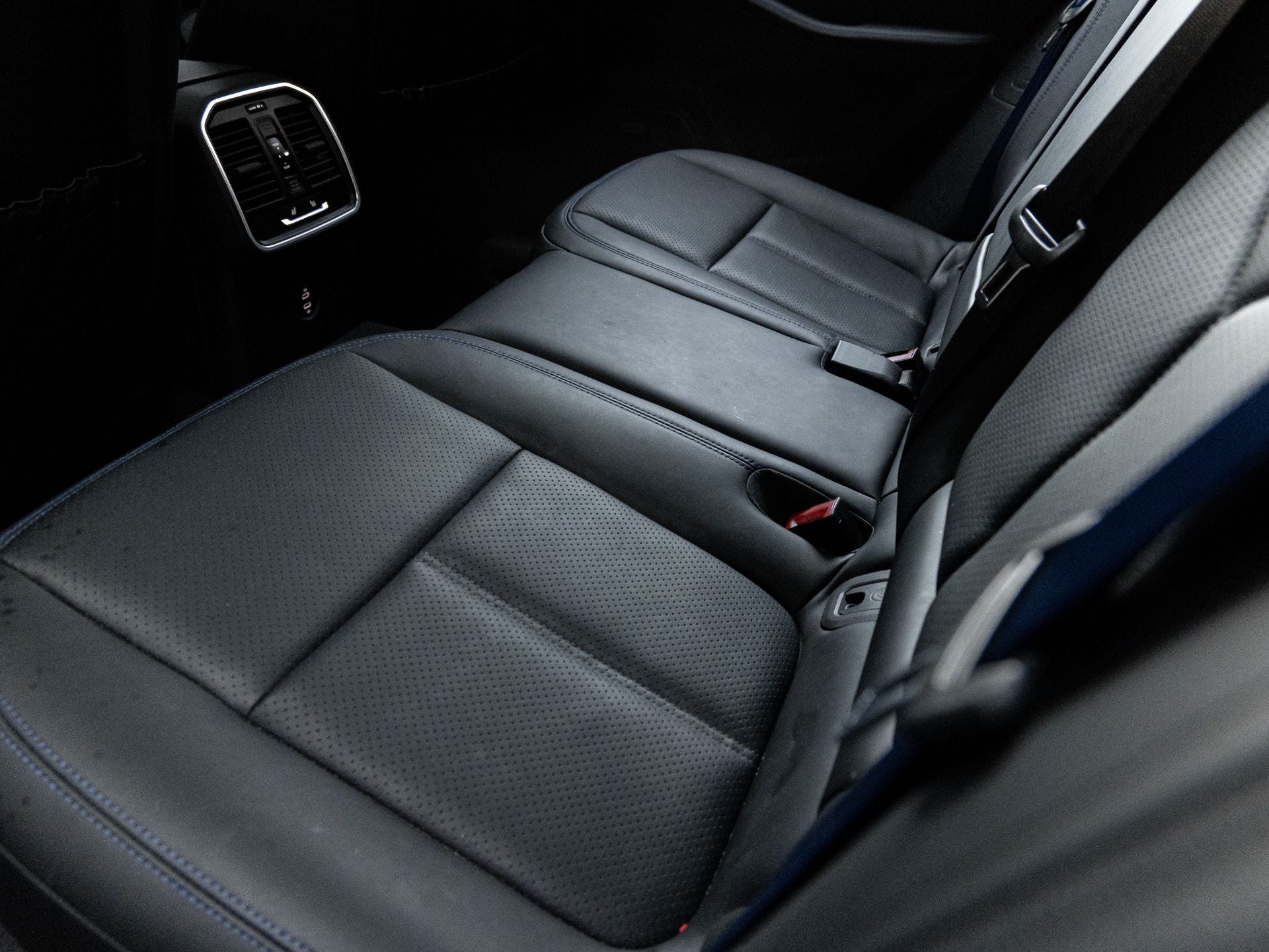 2025 Porsche Macan T