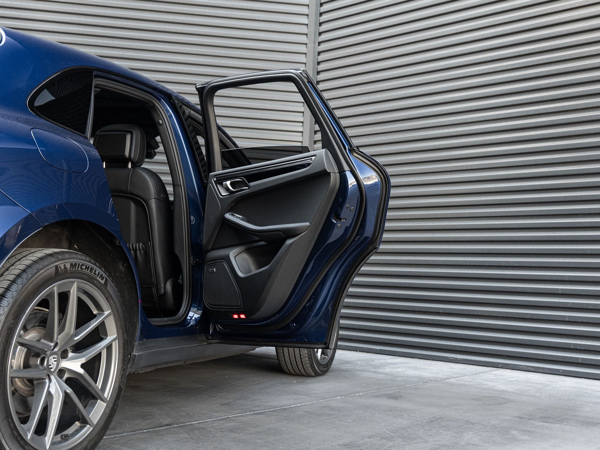 2025 Porsche Macan T