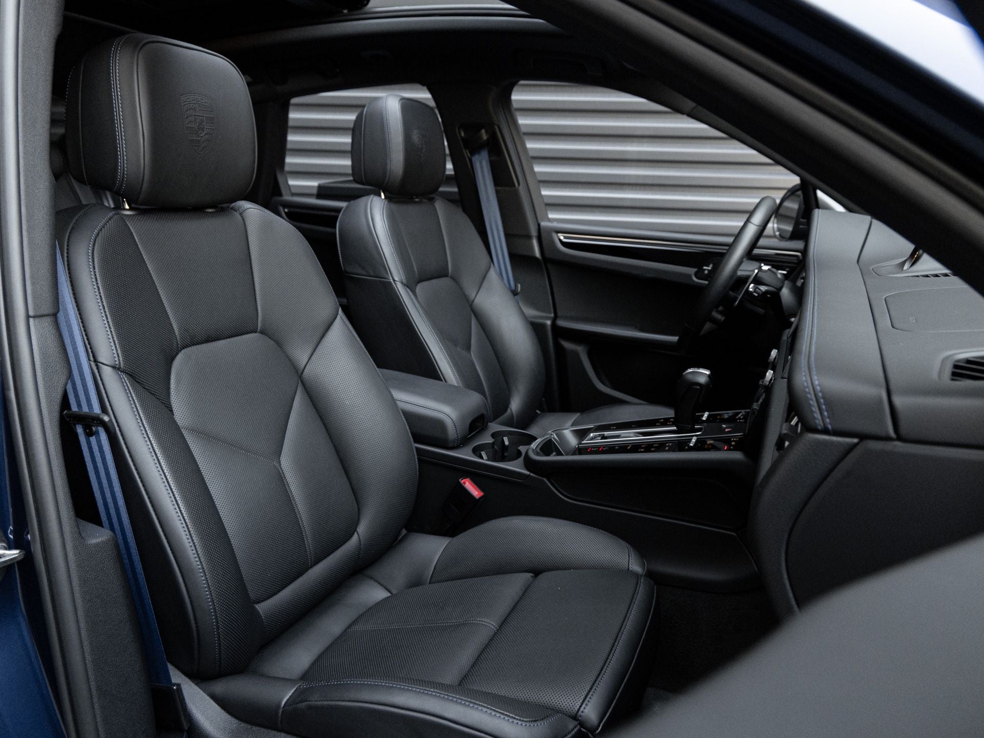 2025 Porsche Macan T