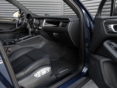 2025 Porsche Macan T