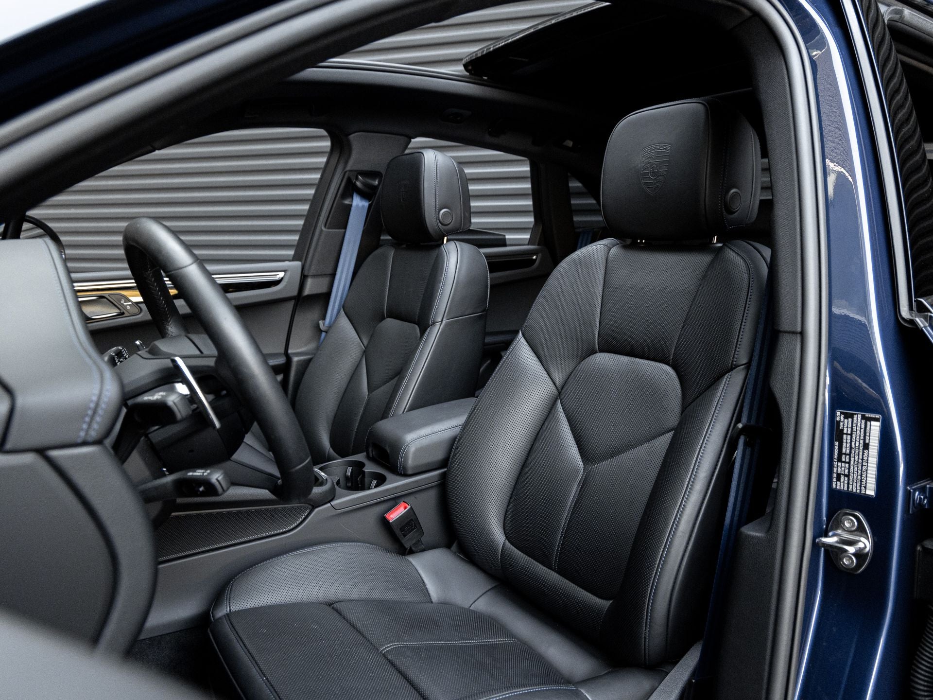 2025 Porsche Macan T