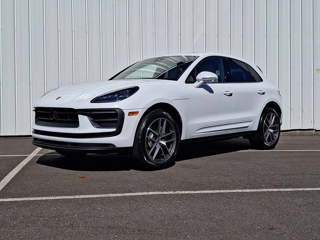 2026 Porsche Macan Base