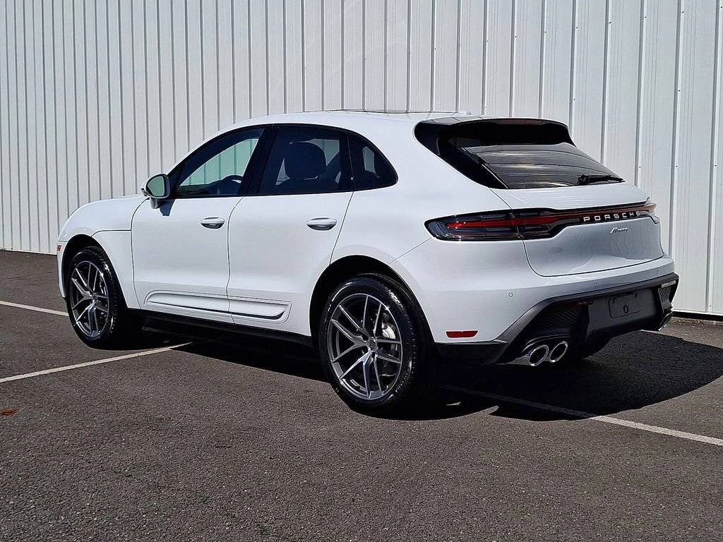 2026 Porsche Macan Base