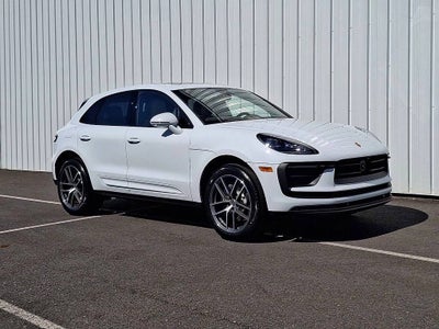 2026 Porsche Macan Base
