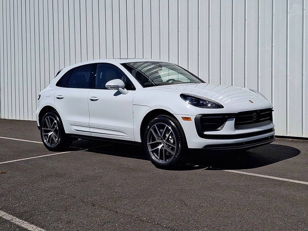 2026 Porsche Macan Base