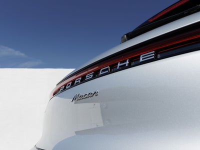 2023 Porsche Macan Macan