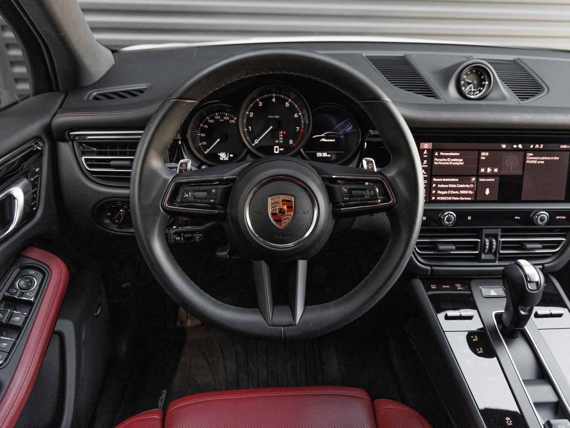 2026 Porsche Macan Base