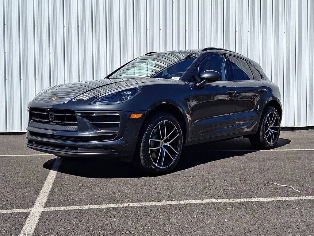 2026 Porsche Macan Base