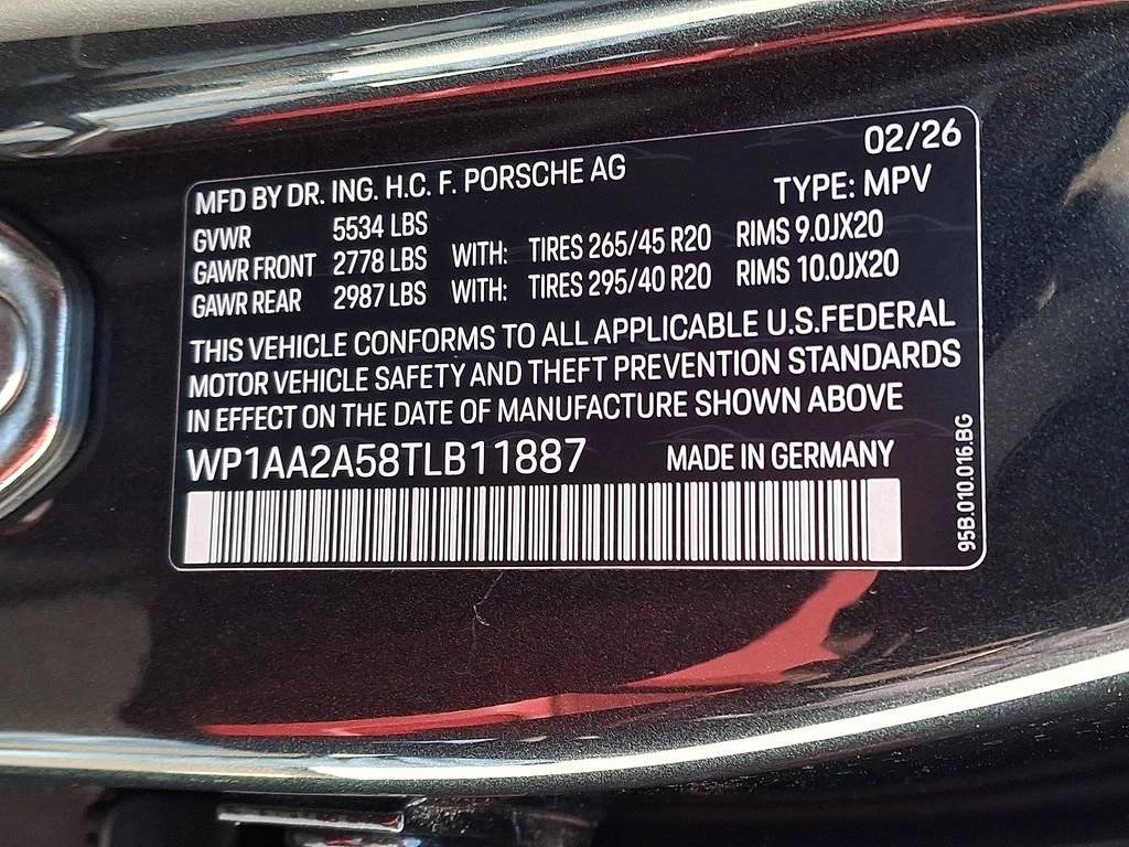 2026 Porsche Macan Base