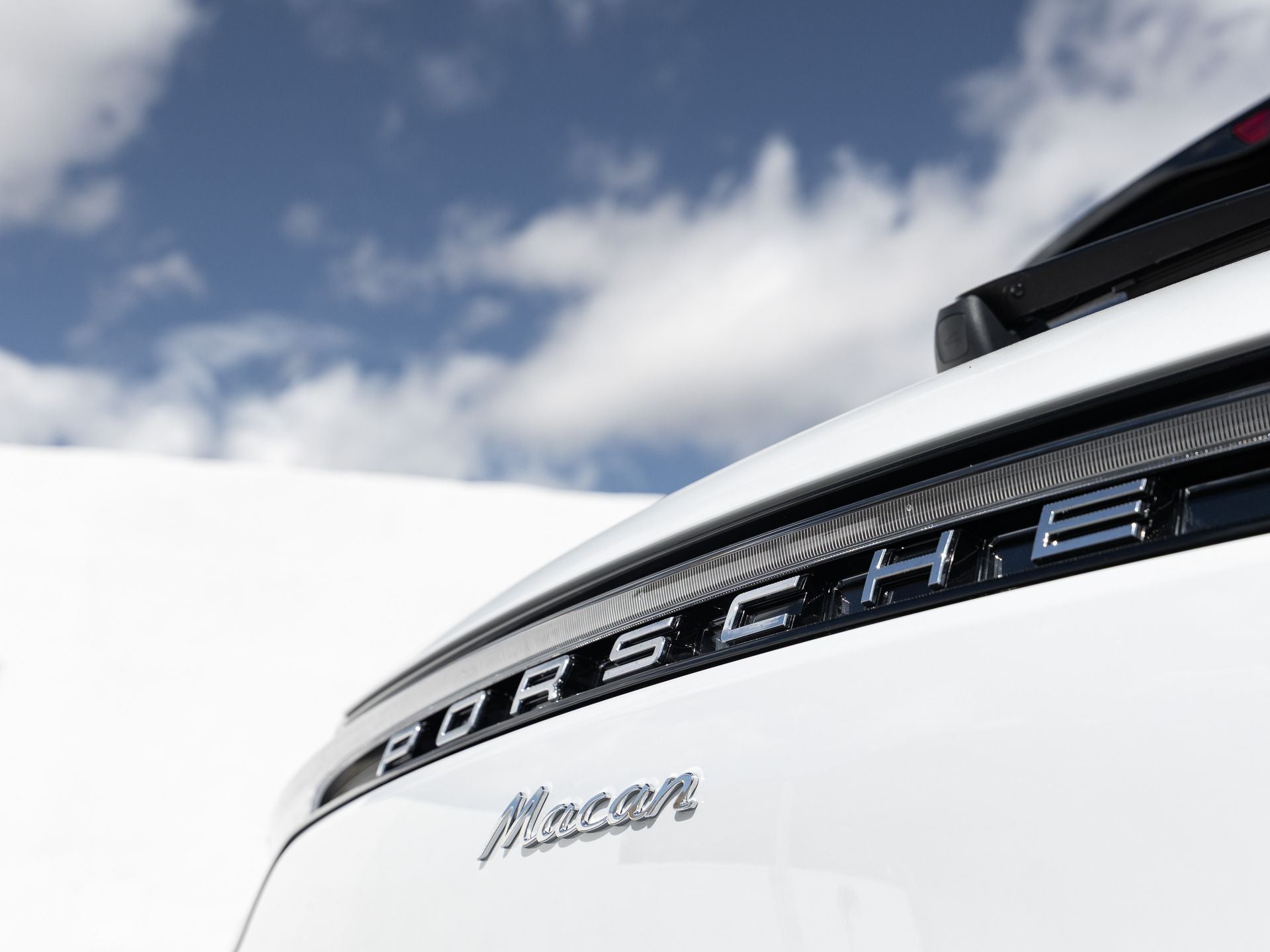 2026 Porsche Macan Base