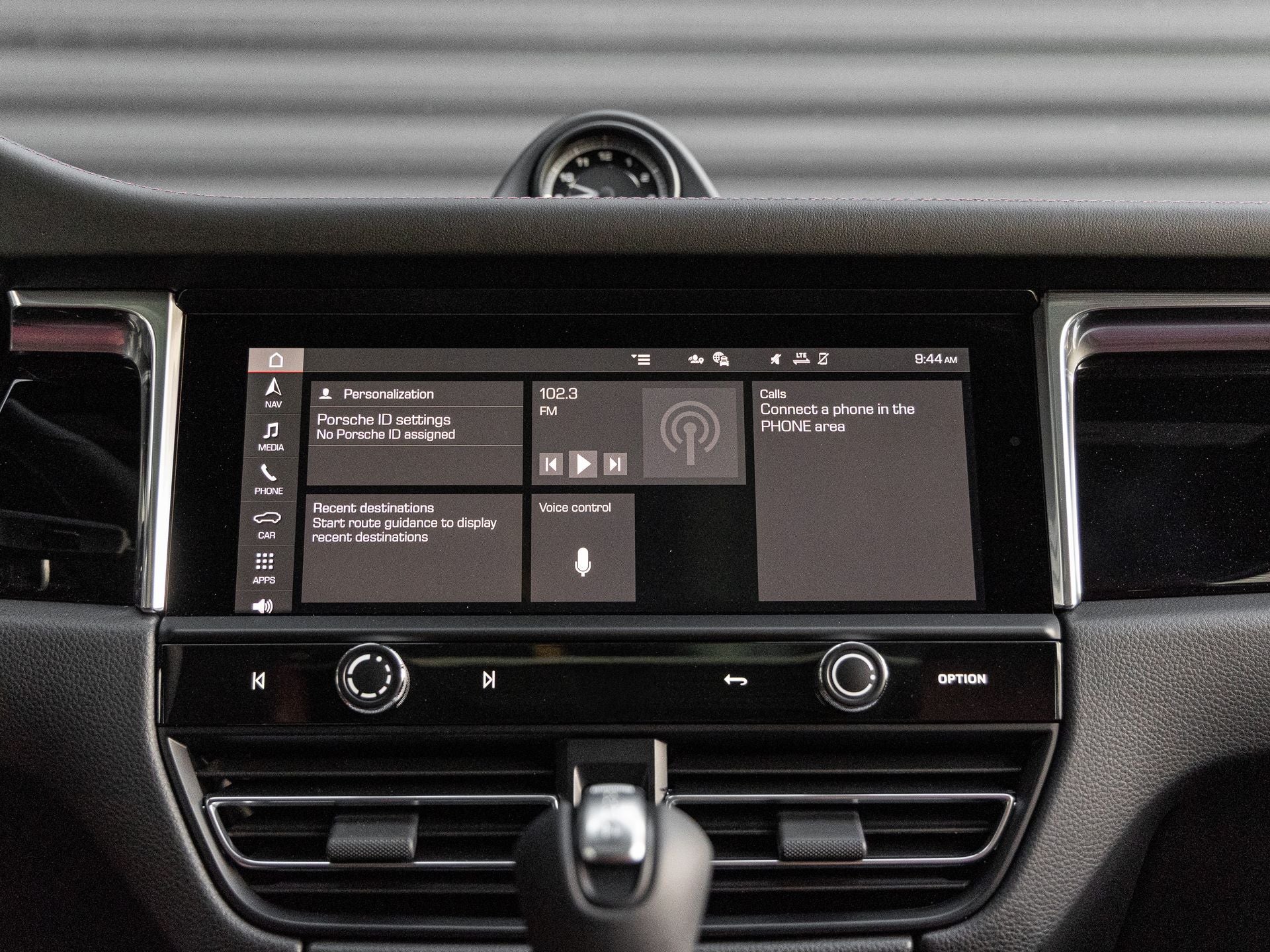 2026 Porsche Macan Base