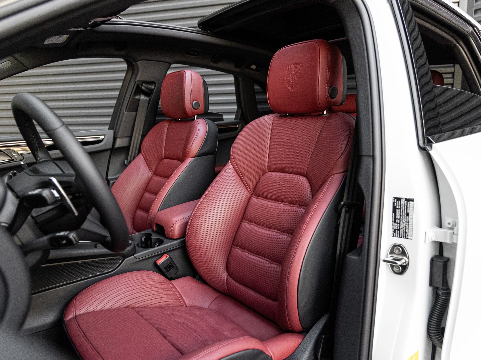 2026 Porsche Macan Base