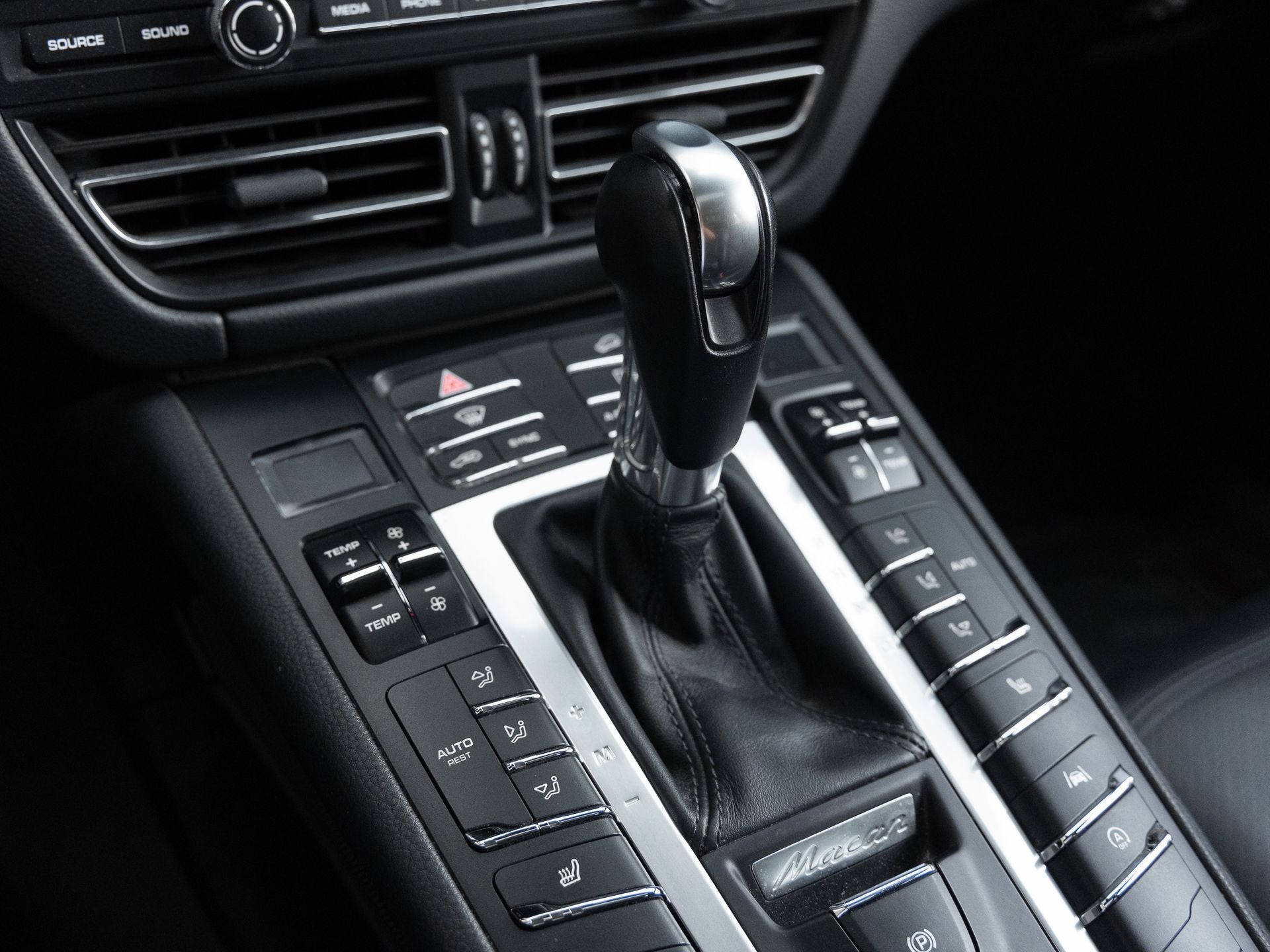 2021 Porsche Macan Macan