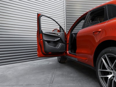 2023 Porsche Macan Macan (MY23)