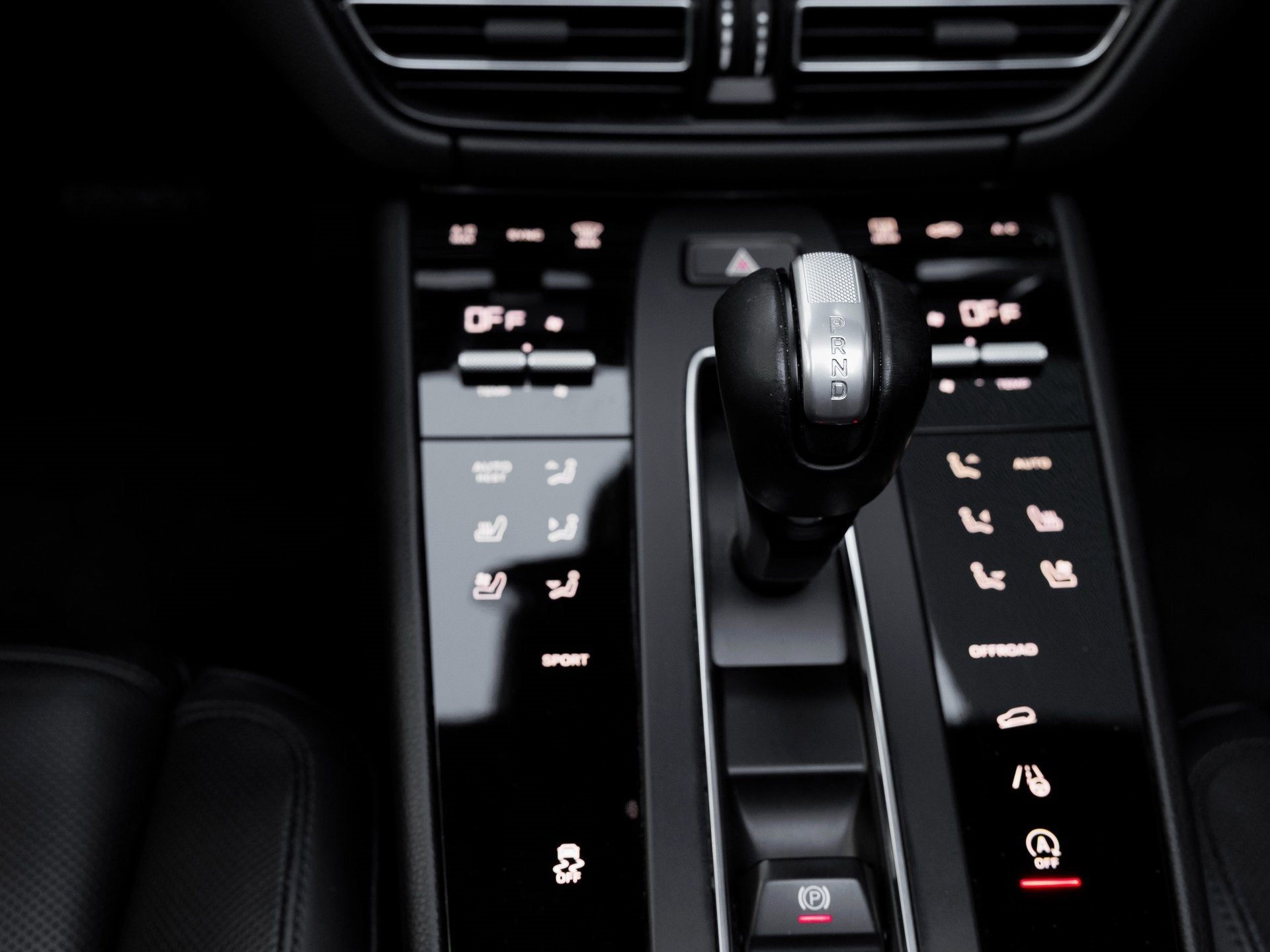 2023 Porsche Macan Macan (MY23)