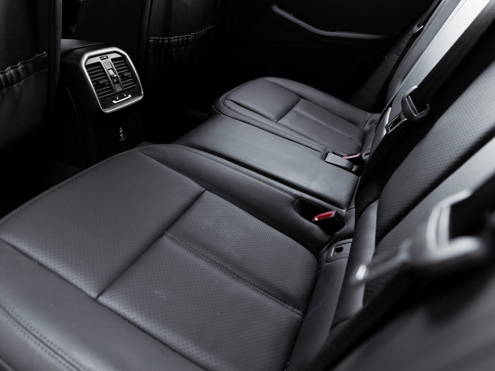 2023 Porsche Macan Macan (MY23)