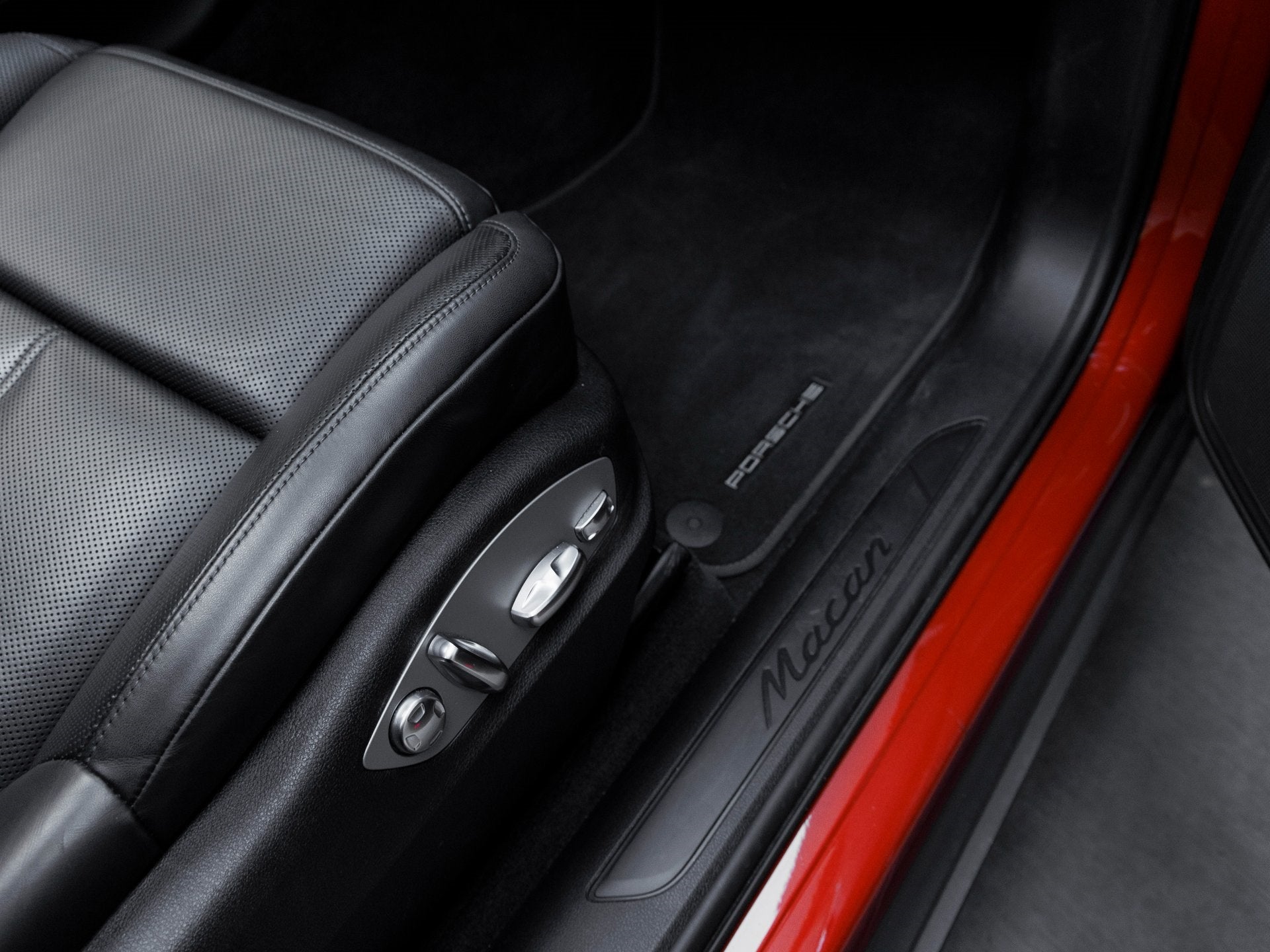 2023 Porsche Macan Macan (MY23)