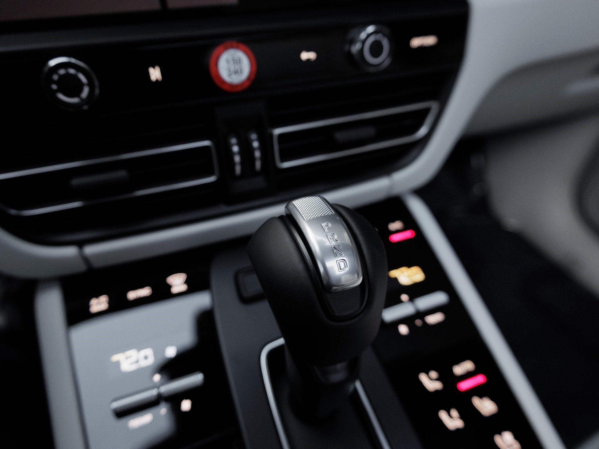 2025 Porsche Macan Macan