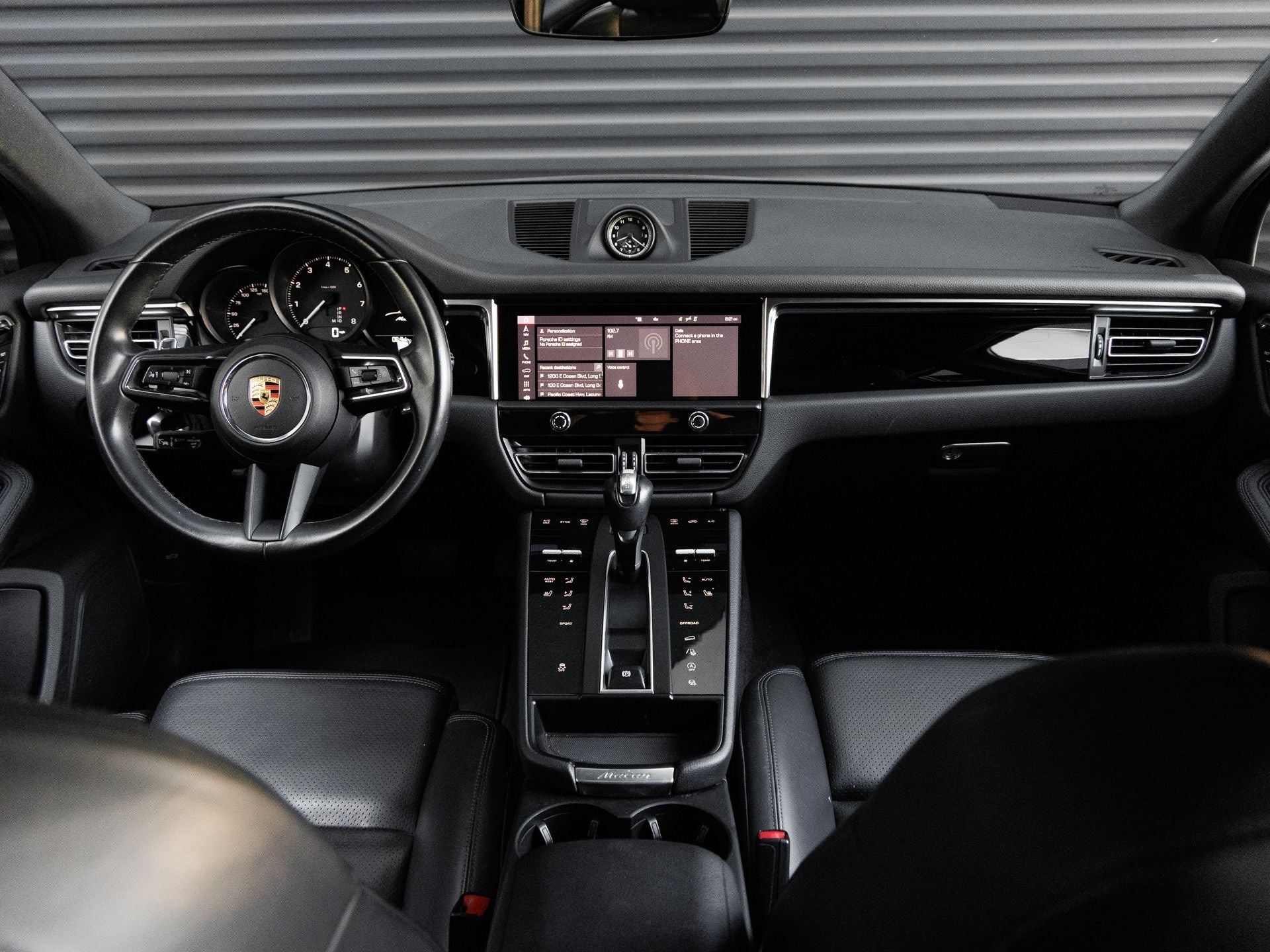 2023 Porsche Macan Base