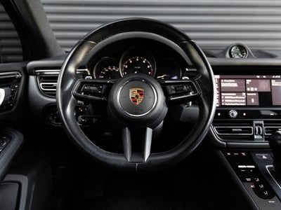 2023 Porsche Macan Base