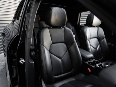 2023 Porsche Macan Base