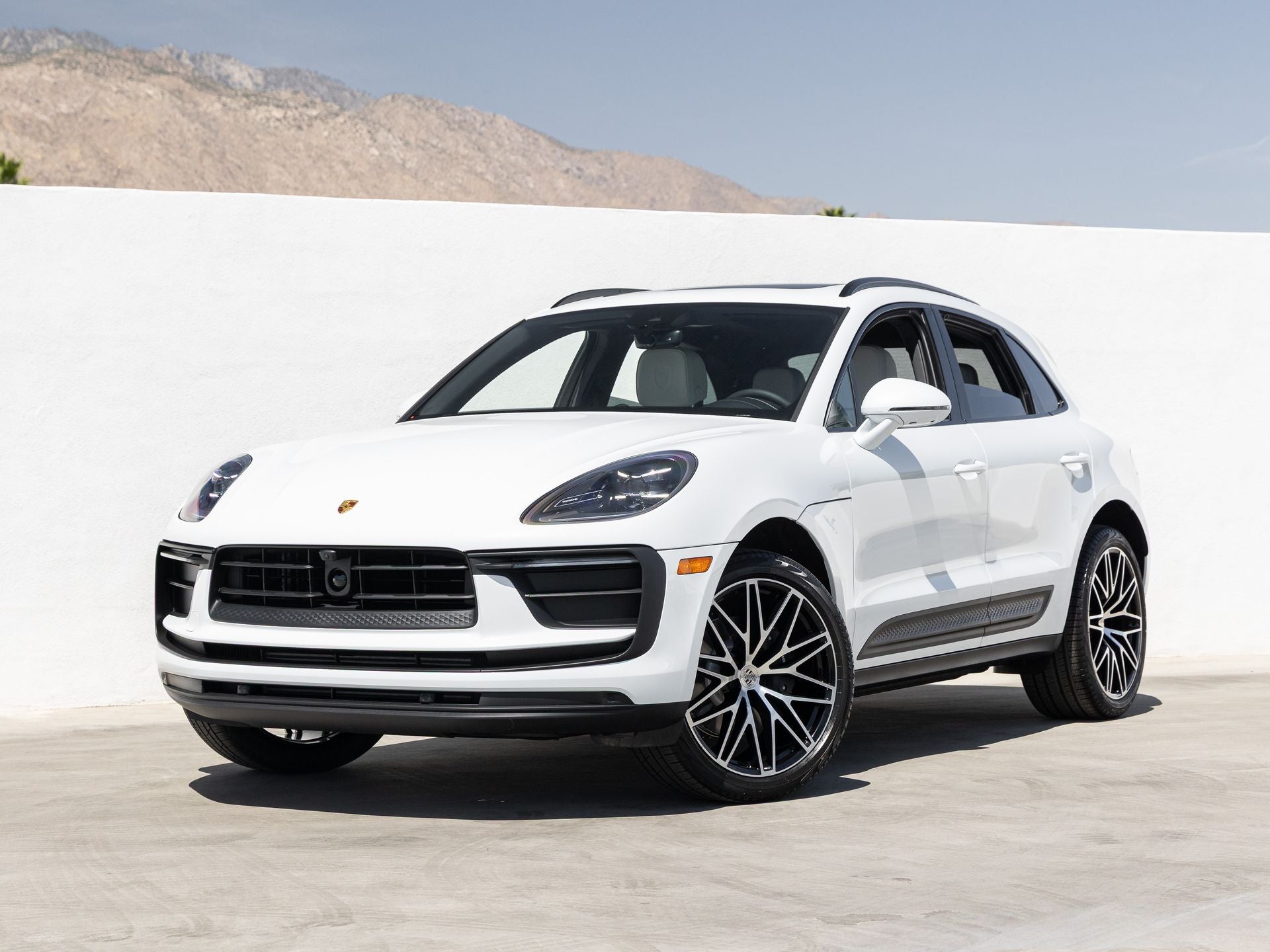 2026 Porsche Macan Base