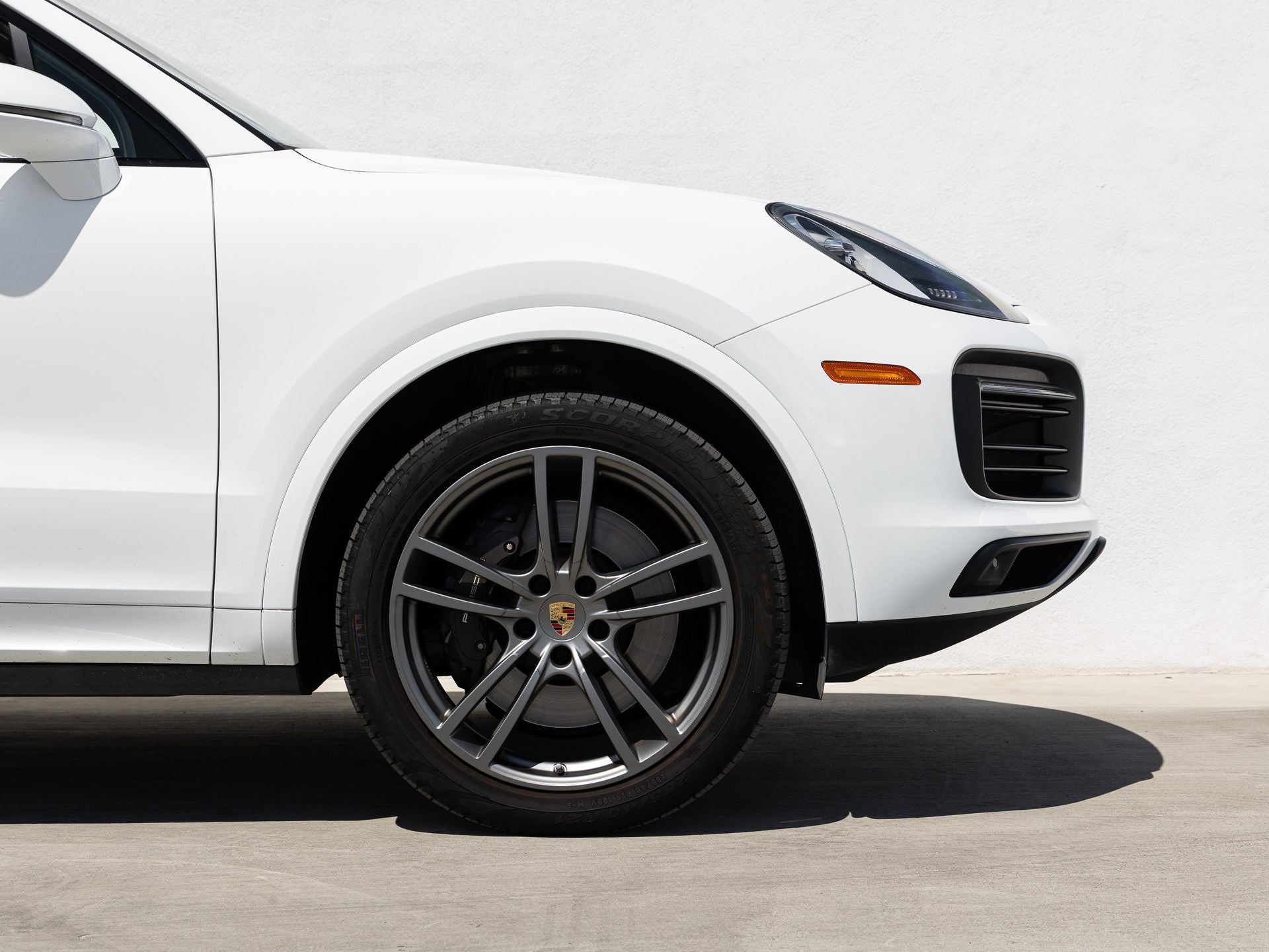 2023 Porsche Cayenne Platinum Edition