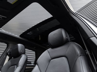 2023 Porsche Cayenne Platinum Edition